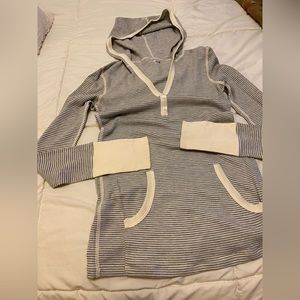 3Dot Gray & Off White Striped Top